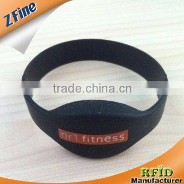 Promotion fashion RFID silicone wristbands