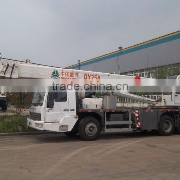 SINOTRUK HOWO crane truck 25t