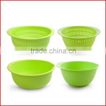 Rectangular collapsible silicone colander