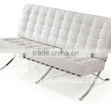 WHITE BARCELONA CHAIR B-81