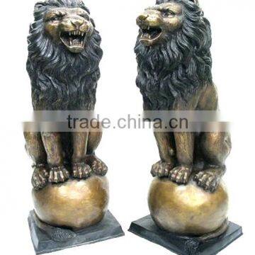 Bronze/brass Western style lion statue