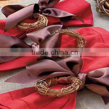 New Brand Ivory Table Napkin Set photo-3