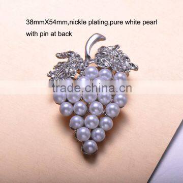 (M0646) 38mmX54 rhinestone metal brooch with pin, nickle plating,pure white pearl