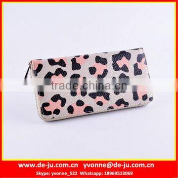 Zipper Closure Fashion Leopard Clutch Wallet