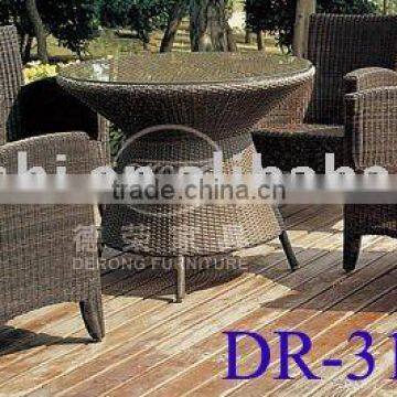 Outdoor furniture patio garden use PE synthetic rattan/wicker dining table and chairs with cushion