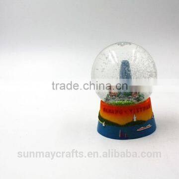 Hot Sale Polyresin Vietnam Souvenir Snow Globe for Sale photo-2