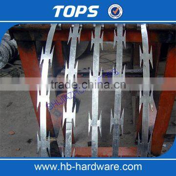 Hot-Dipped Galvanized Razor Barbed Wire/Barbed Wire Price Pell Roll/Barbed Wire For Fence photo-5