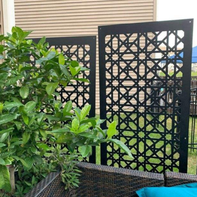 Freestanding Black Screen Divider | Classic Wrought Iron Garden Fence | Functional Partition for Indoor & Outdoor Use