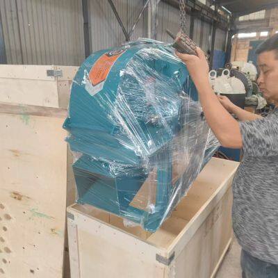 Lentinus Edodes Fungus Wood Chip Crusher Double Feed Port Sawdust Crushing Equipment for Sale photo-5