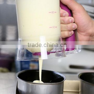 Hot selling Pancake Cupcake Batter Dispenser/ DIY cupcake batter dispenser with measuring label