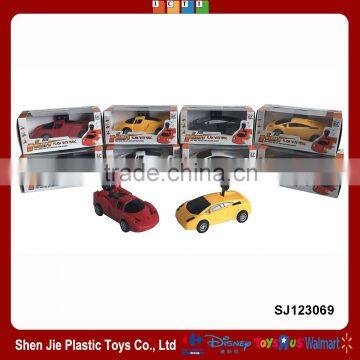 1:30 Insert key pull back car toys