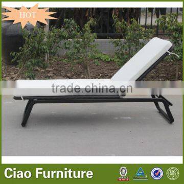 Flower Weaving Outdoor Furniture Plastic Rattan Beach Sun Lounger photo-2