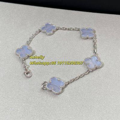 Браслет VCA из 18-каратного золота с красным агатом