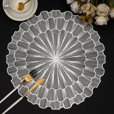 Metallic Placemats Set of 6 Gold Leaf Round Placemats Non-Slip Wipeable Table Mats for Dinner,Party,Wedding Accent Centerpiece