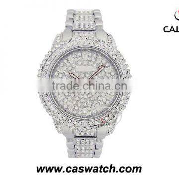 Unique watch with diamonds inserted design for luxury ladies