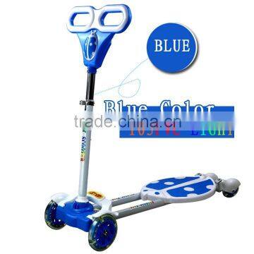 hot selling 4 flashing wheels frog swing scooter