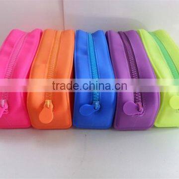 Silicone pouch - Cosmetic pochette - beauty bag