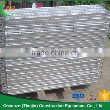 Scaffolding steel toe board