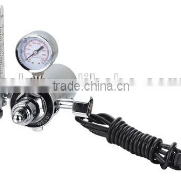 Electricity heated CO2 high pressure gas regulator for welding machine