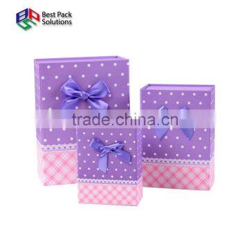 Folding gift box