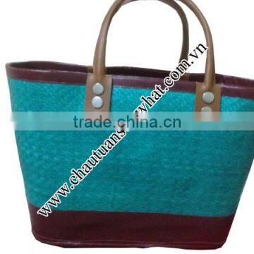 we are manufacturer of straw bag in Vietnam