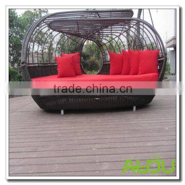 Audu Unique Weave Outside Round Rattan Outdoor Bed photo-4