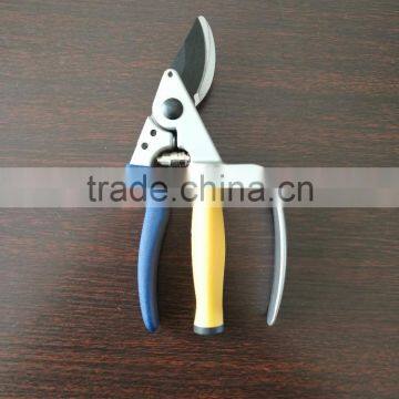 garden hand pruner