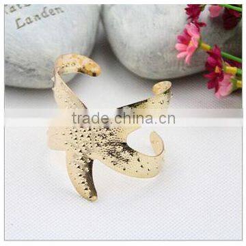 Unique design starfish metal cuff bangle fashion women wide cuff bangle for her gifts