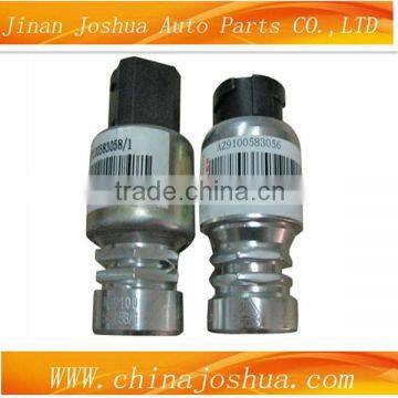 LOW PRICE SALE SINOTRUK engine parts WG9130713001 Howo sensor