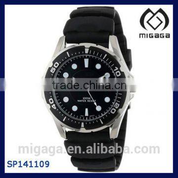 Stainless-steel case black dial date function SILICONE STRAP QUARTZ WATCH