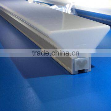 Office Simple Plastic Integrated 14W Trapezium Led Linear Light photo-5