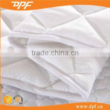 100%polyester Filling White Color Fitted Hotel Mattress Protector photo-2