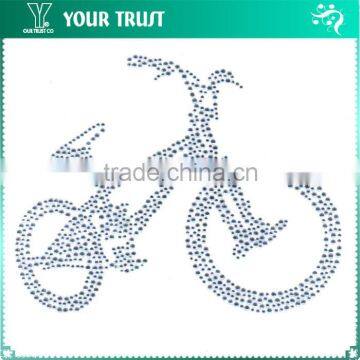 Clear Crystal Riding Bicycle Countryside Iron-on Hot Fix Motif Rhinestone