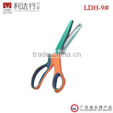 9 inch Promotional Black ABS Handle Pinking Patterned Scissors