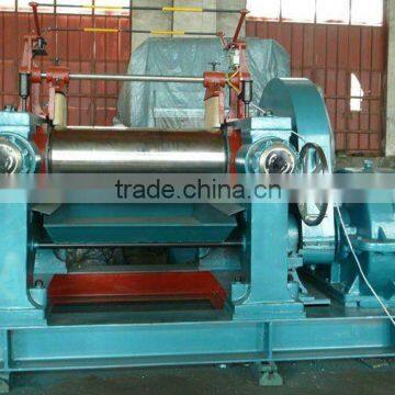 two rolling mixng mill