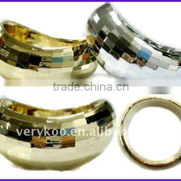 Popular Unique Large Plastic Bangles(FCH-10654-1)