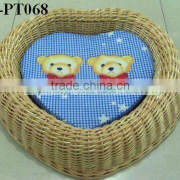 Heart-shaped wicker pet carrier & basket