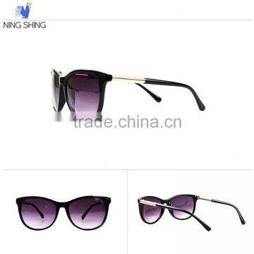Classical Wooden Kiss Sunglasses photo-2