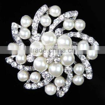 Korea Elegant Brooch Rhinestone Exquisite LUXURY Pearl Butterfly Bride Brooch Pin Women Wedding Brooch