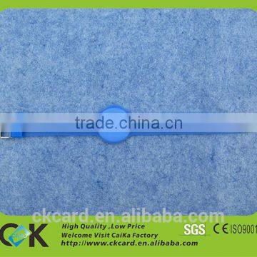 Competitive Price Soft PVC Waterproof RFID Bracelet photo-3