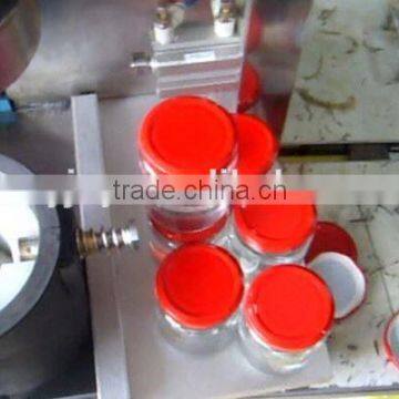 2015 Best Performance High Speed 800-1800 Bottle per Minutes Vacuum Manual Screw Cap Sealing Machine photo-5