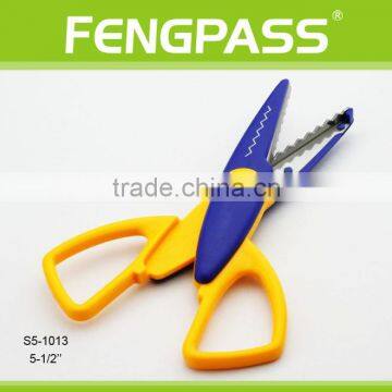 S5-1013 5.5 Inch 2Cr13 Stainless Steel Blade With Colorful Plastic Handle Shape Cutting Scissors photo-3