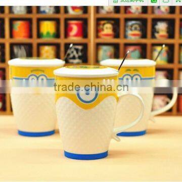 hot-selling lovely cartoon 450ml minions relief ceramic gift coffee mug with cover and spoon