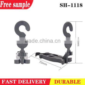 Plastic slipper hooks, shoes display hanger