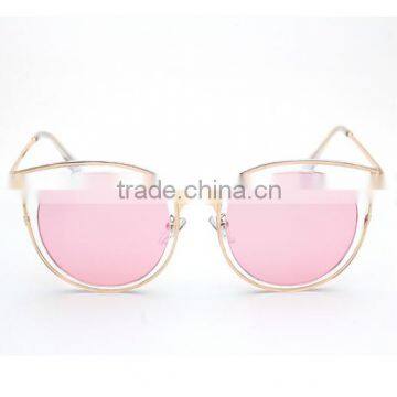 Women upscale retro transparent block sunglasses