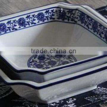 Chinese blue and white porcelain bowl LWP85