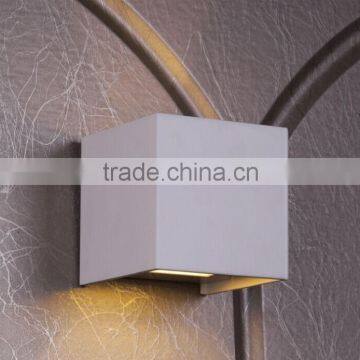 CE and RoHS hot sale led wall light white or black