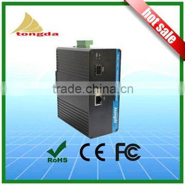 1 port Unmanaged 1fiber to 1RJ45 100M/100M Industrial PoE Optical fiber Switch 48v