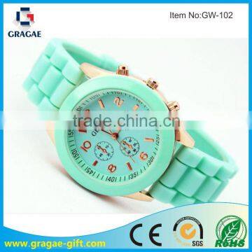 2014 fashion quartz multiple time zone silicone watch