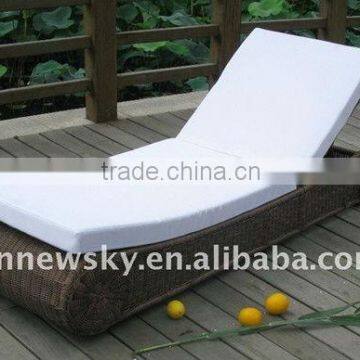 PE Wicker Sun Lounger Rattan Chaise Lounge Swimming Pool Lounge